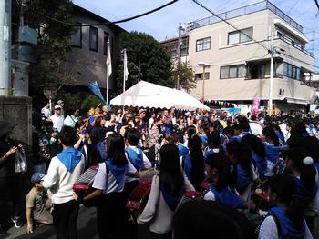 ふれあいまつり 鼓笛パレード 藤沢市立片瀬小学校